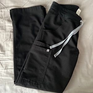 FIGS Kade cargo scrub bottoms - size extra small petite, black